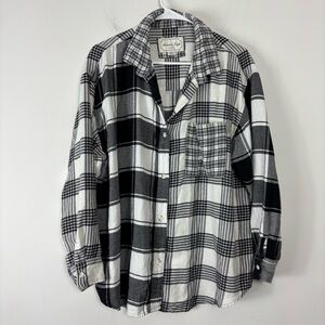 American Eagle Outfitters Black and White Plaid Button Down Shirt